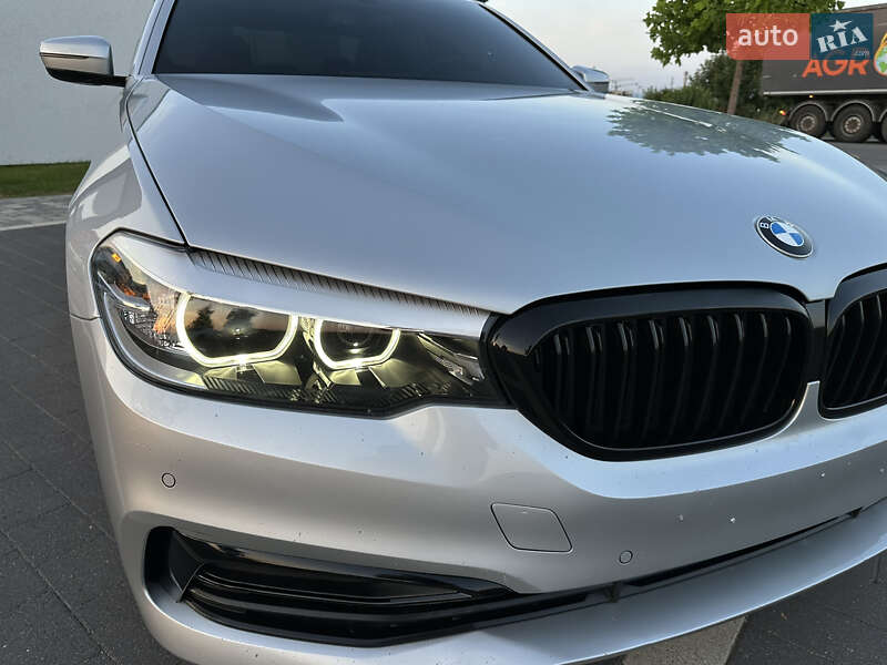 Седан BMW 5 Series 2020 в Мукачево