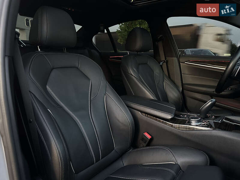 Седан BMW 5 Series 2020 в Мукачево