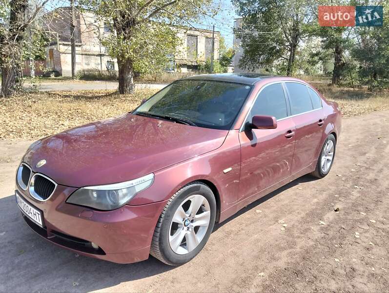 Седан BMW 5 Series 2004 в Коростене