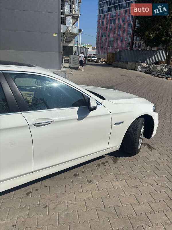 Седан BMW 5 Series 2013 в Вишневому фото 4 Седан BMW 5 Series 2013 в Вишневому