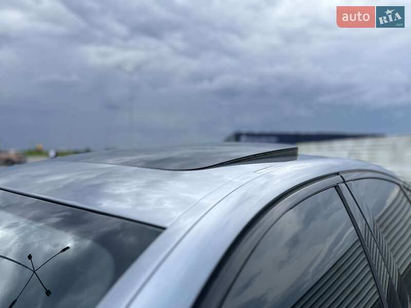 Седан BMW 5 Series 2017 в Львове