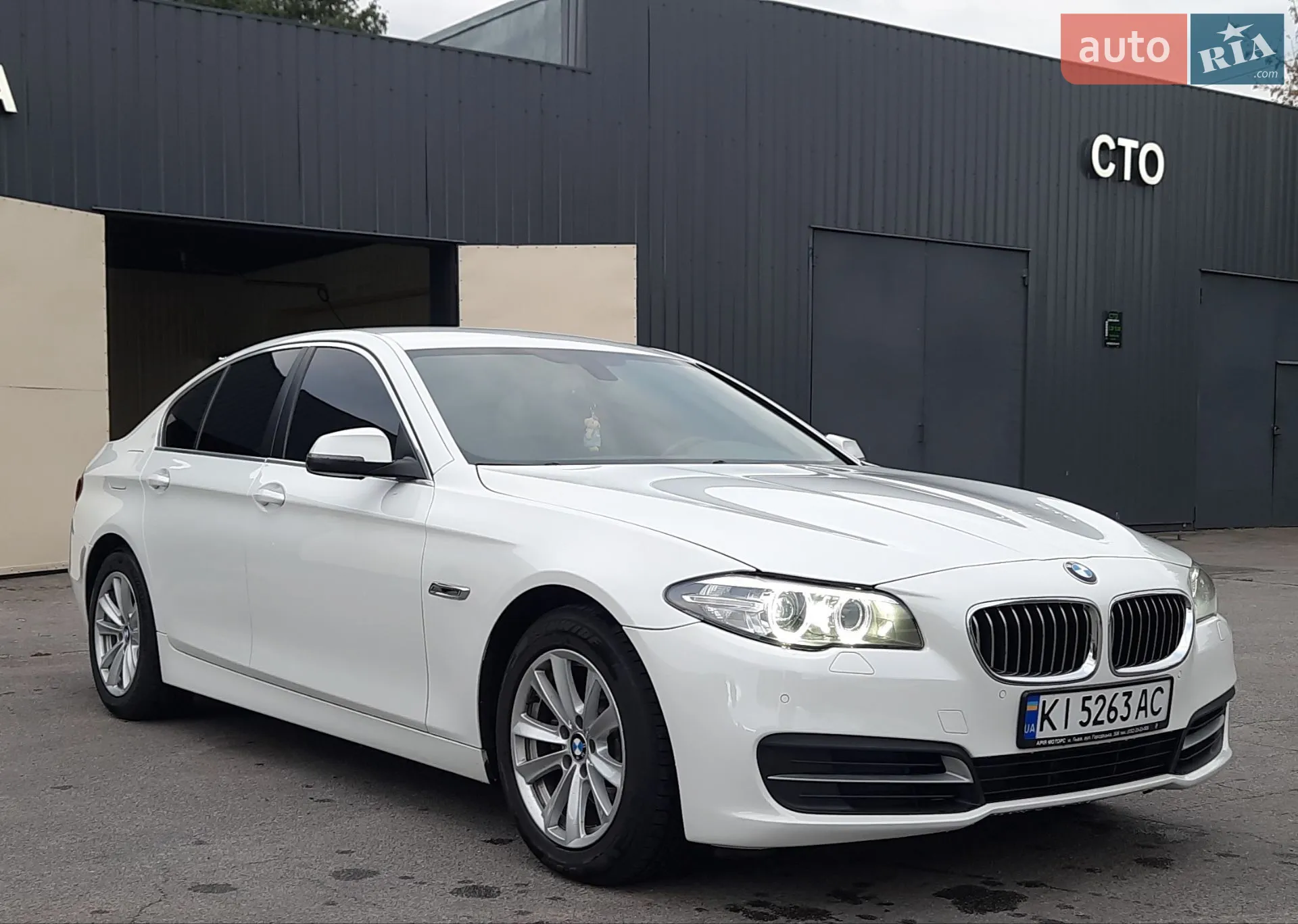 2016 BMW 5er - мініатюра 2