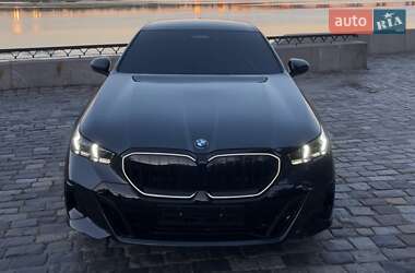Седан BMW 5 Series 2023 в  Седан BMW 5 Series 2023 в