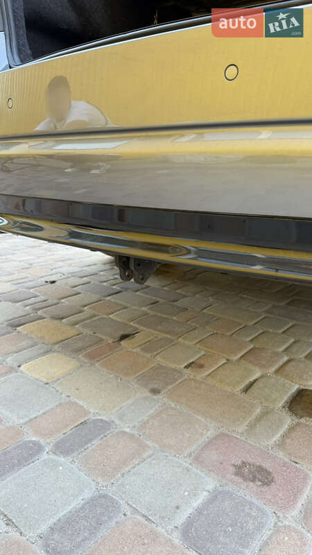 Седан BMW 5 Series 2010 в Хороле фото 34 Седан BMW 5 Series 2010 в Хороле