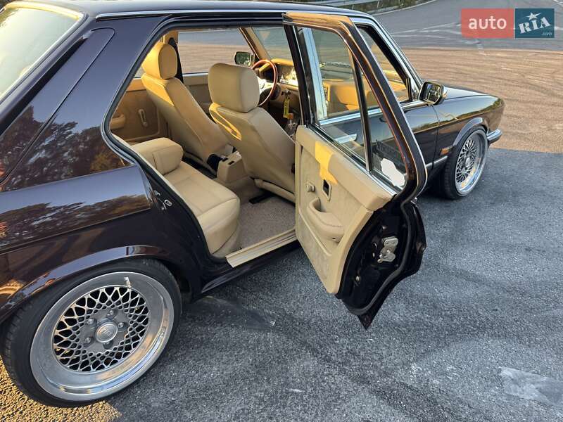 Седан BMW 5 Series 1982 в Хмельницькому