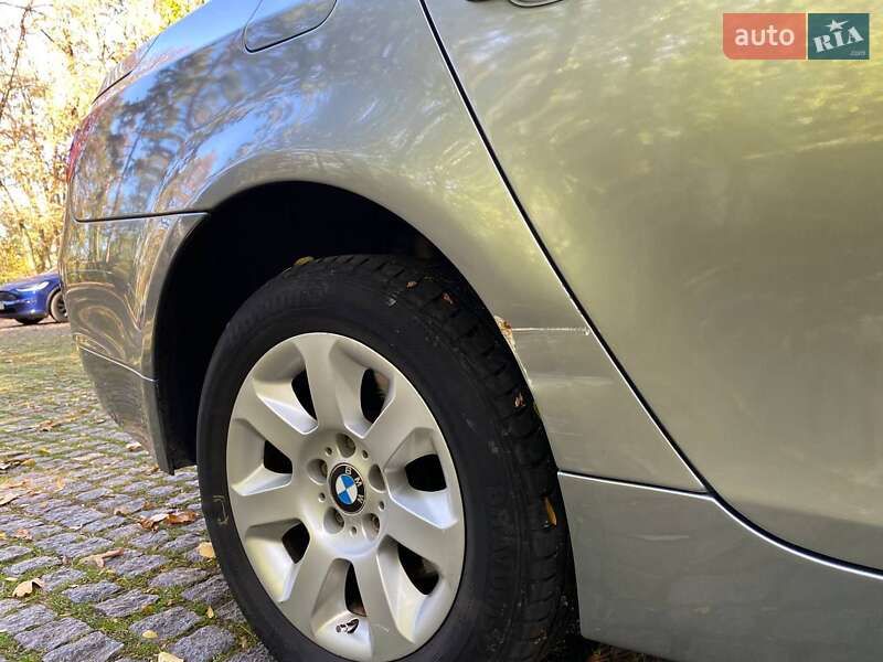 Седан BMW 5 Series 2005 в Каневе