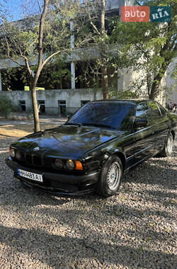 Седан BMW 5 Series 1990 в Одессе
