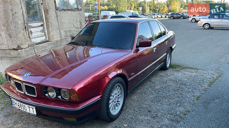 Седан BMW 5 Series 1993 в Киеве