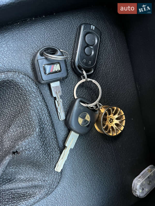 Седан BMW 5 Series 1993 в Киеве