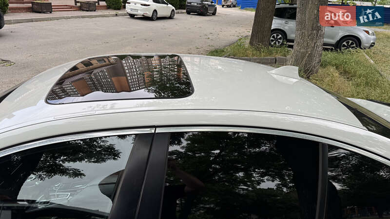 Седан BMW 5 Series 2012 в Запоріжжі