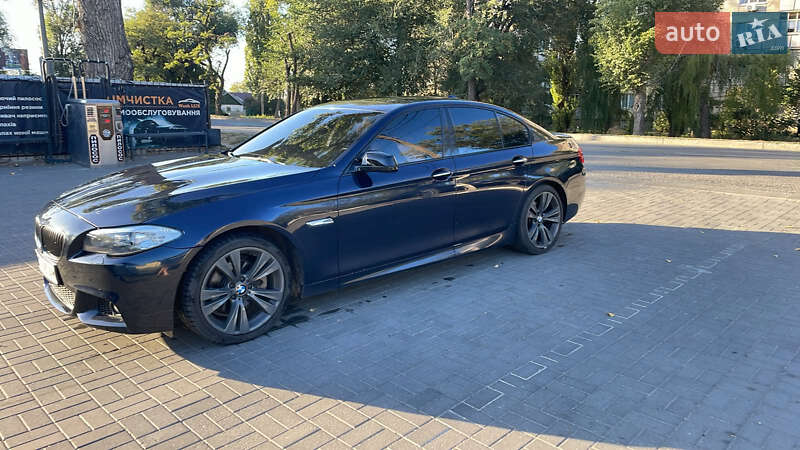 Седан BMW 5 Series 2012 в Новомосковську