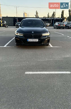 Седан BMW 5 Series 2023 в 