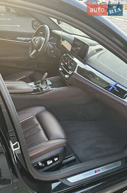 Седан BMW 5 Series 2023 в 