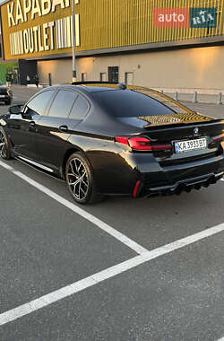 Седан BMW 5 Series 2023 в 