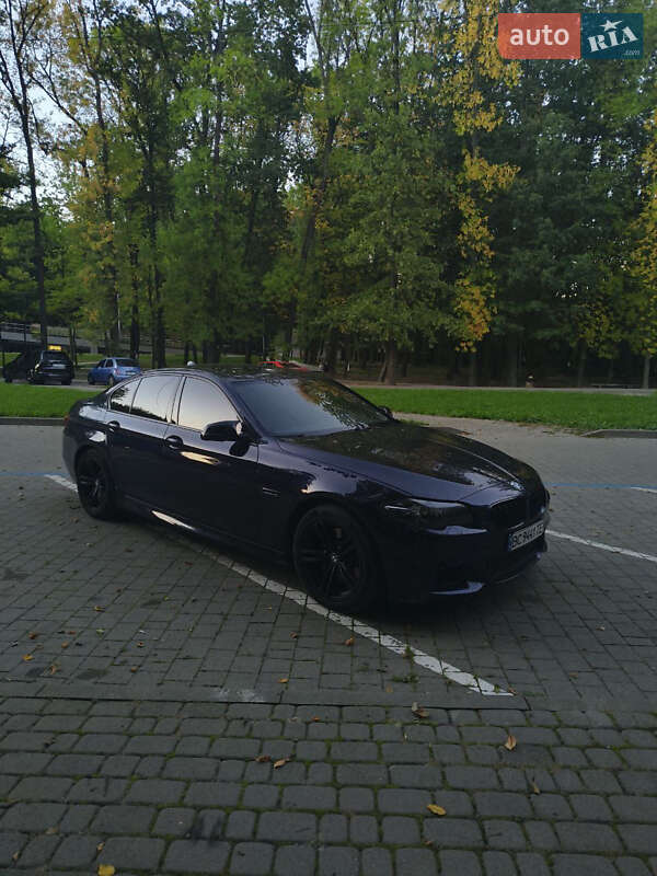 Седан BMW 5 Series 2013 в Львове