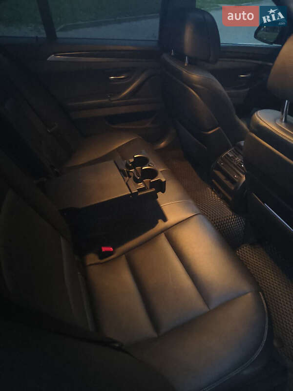 Седан BMW 5 Series 2013 в Львове