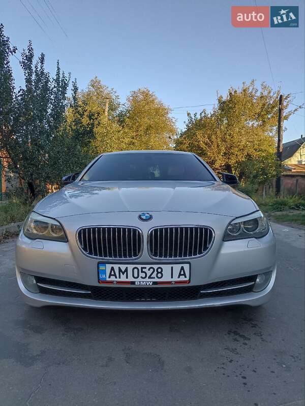 BMW 5 Series 2011 BMW 5 Series 2011