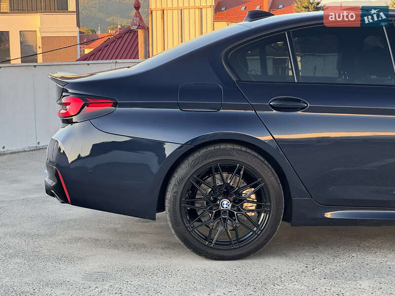 Седан BMW 5 Series 2017 в Мукачево