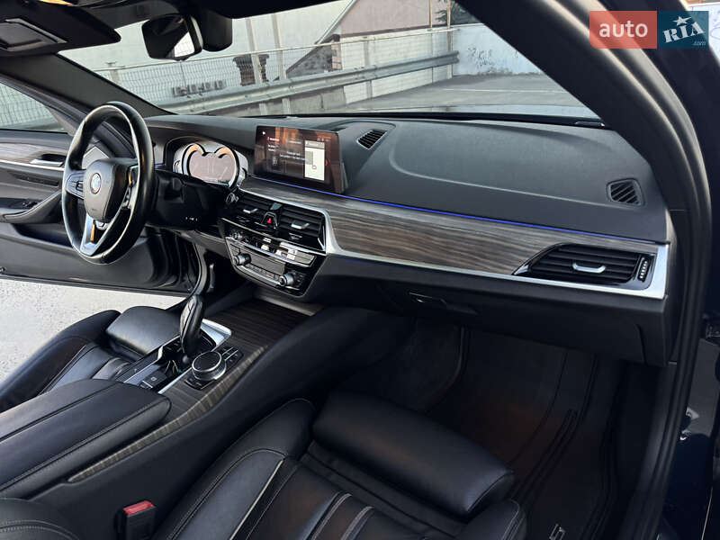 Седан BMW 5 Series 2017 в Мукачево