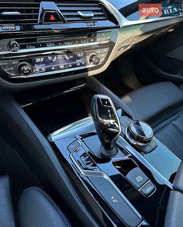 Седан BMW 5 Series 2018 в Киеве фото 21 Седан BMW 5 Series 2018 в Киеве