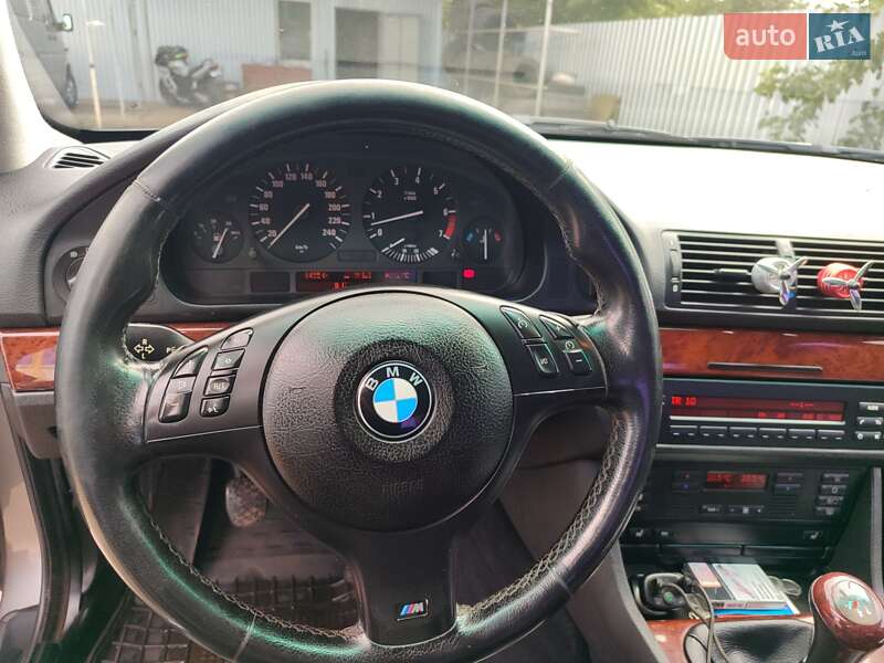 Седан BMW 5 Series 2001 в Дніпрі