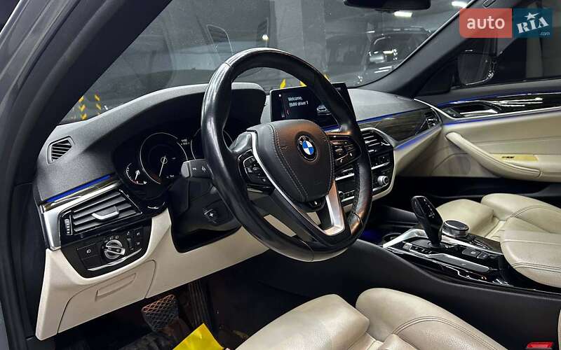 Седан BMW 5 Series 2018 в Черновцах