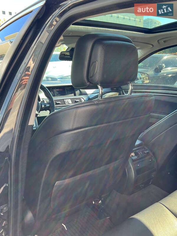 Седан BMW 5 Series 2013 в Львове