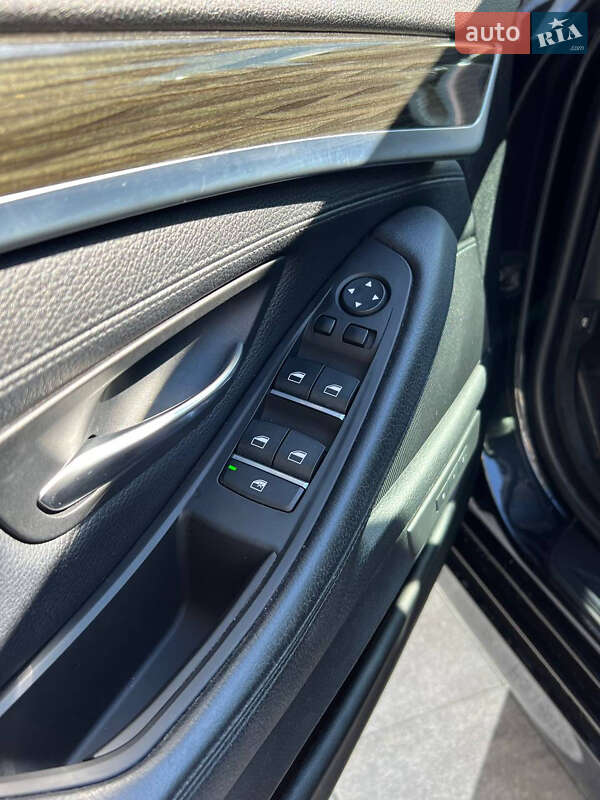 Седан BMW 5 Series 2013 в Львове