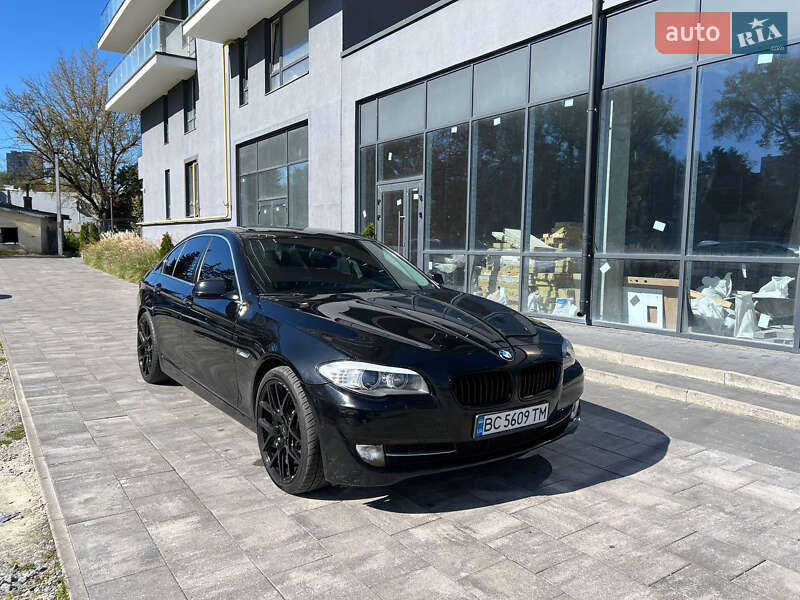 Седан BMW 5 Series 2013 в Львове