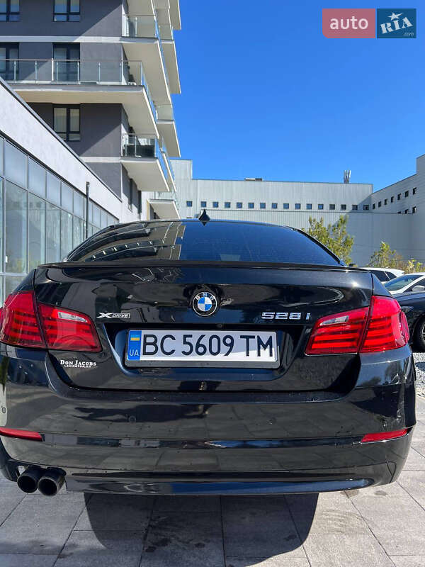 Седан BMW 5 Series 2013 в Львове
