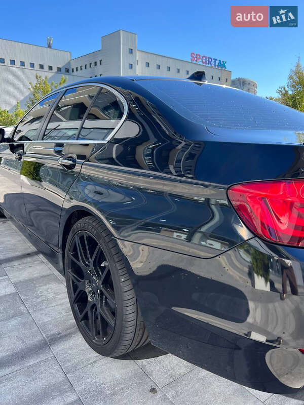 Седан BMW 5 Series 2013 в Львове