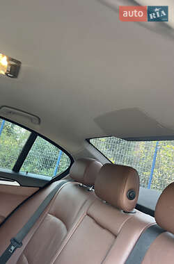 Седан BMW 5 Series 2012 в 