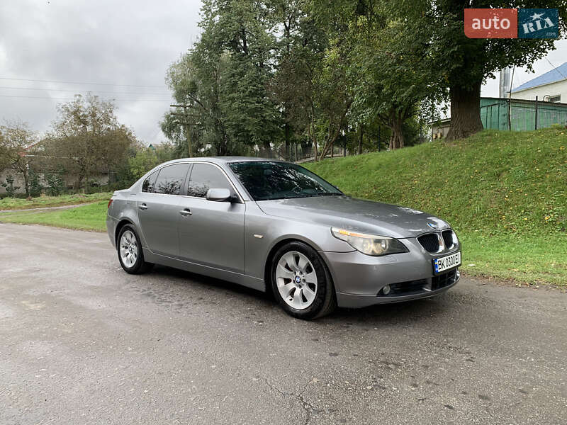 Седан BMW 5 Series 2005 в Корце