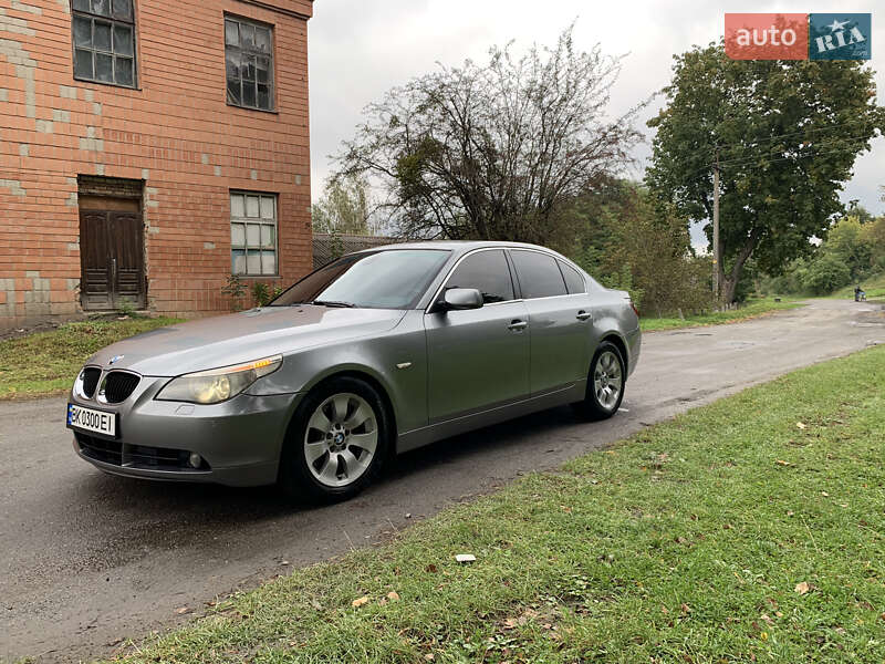 Седан BMW 5 Series 2005 в Корце