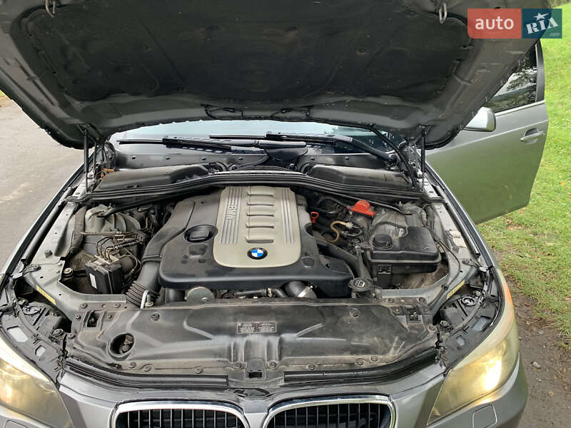 Седан BMW 5 Series 2005 в Корце