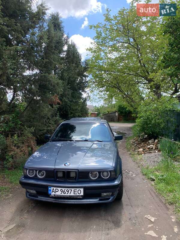 Седан BMW 5 Series 1988 в Вінниці