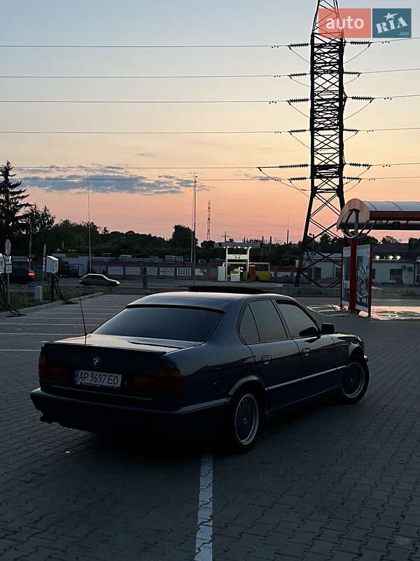 Седан BMW 5 Series 1988 в Вінниці