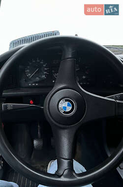 Седан BMW 5 Series 1987 в Киеве