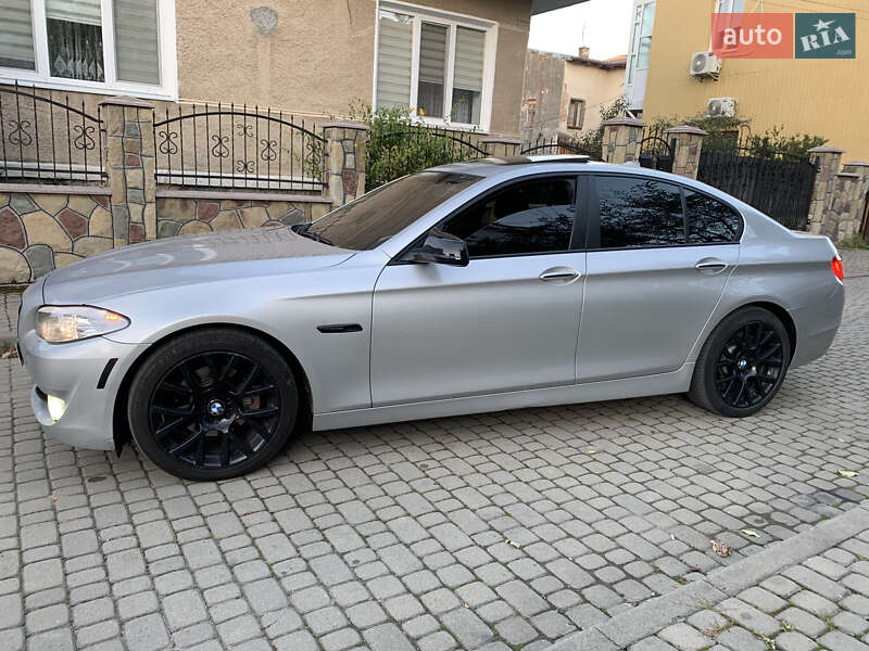 Седан BMW 5 Series 2013 в Надворной
