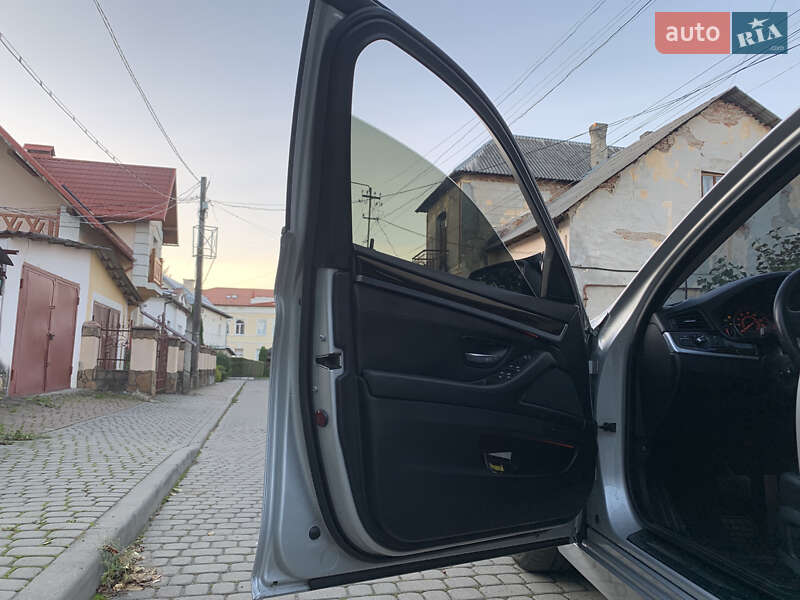 Седан BMW 5 Series 2013 в Надворной