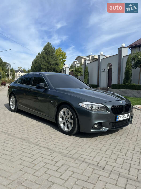 Седан BMW 5 Series 2012 в Днепре
