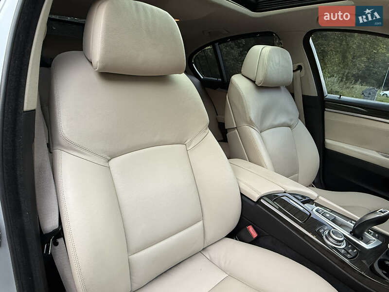 Седан BMW 5 Series 2012 в Дрогобичі