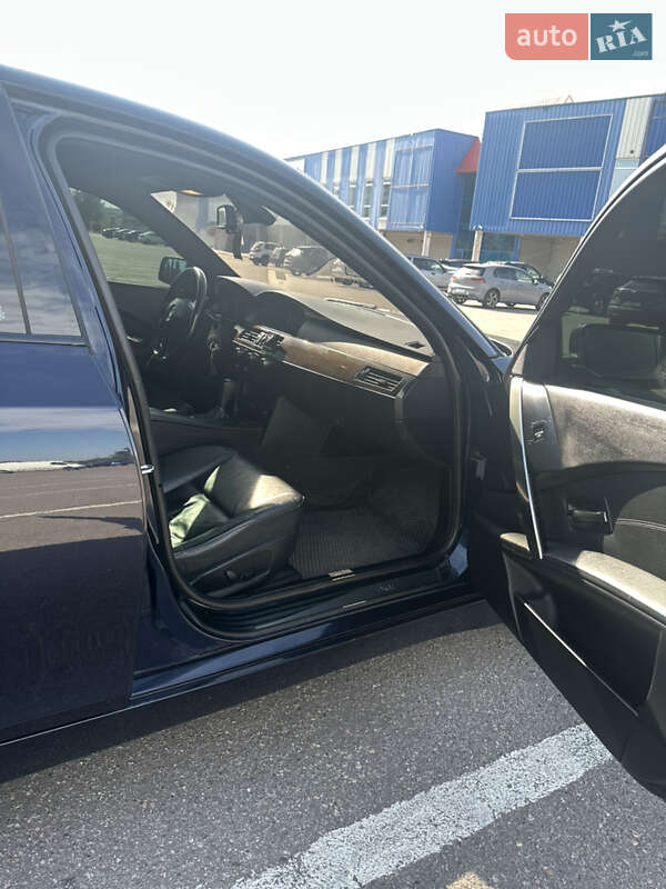 Седан BMW 5 Series 2003 в Кременчуге