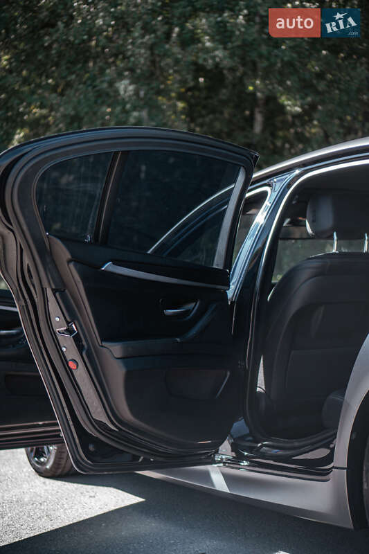Седан BMW 5 Series 2015 в Бурштині