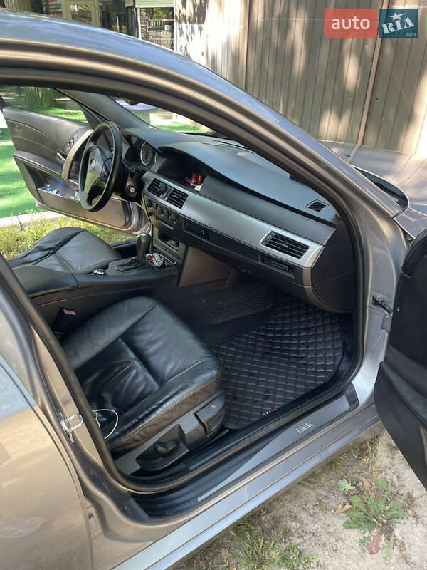 Седан BMW 5 Series 2004 в Іршанському