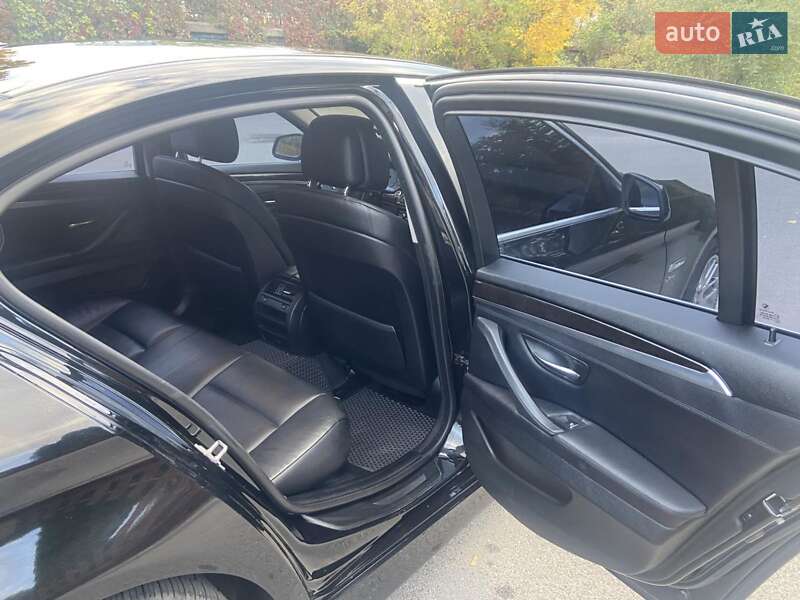 Седан BMW 5 Series 2012 в Дніпрі