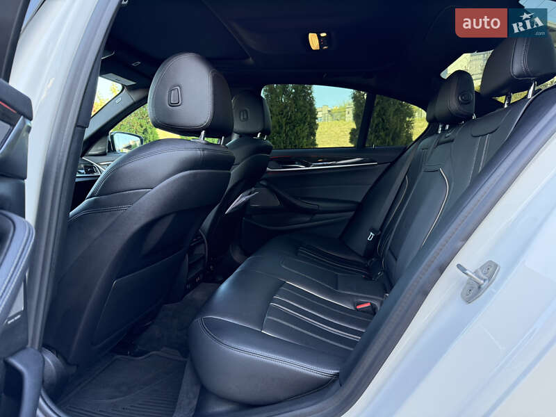 Седан BMW 5 Series 2019 в Ровно
