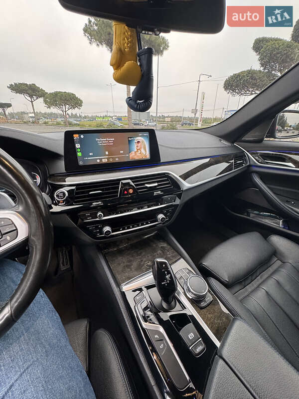 Седан BMW 5 Series 2016 в Львове