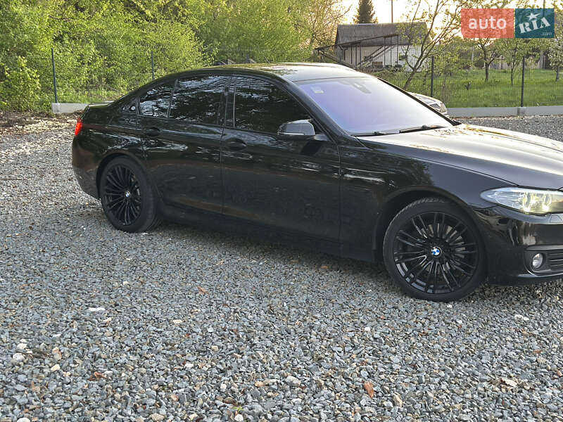 Седан BMW 5 Series 2014 в Самборе