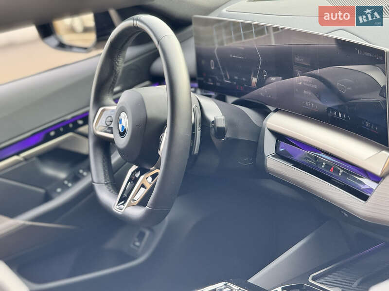 Седан BMW 5 Series 2023 в Киеве